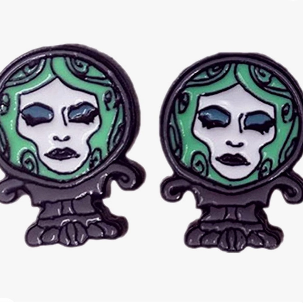 NWT Disney Haunted Mansion Disneyland Madame Leota Stud Earrings Goth Halloween